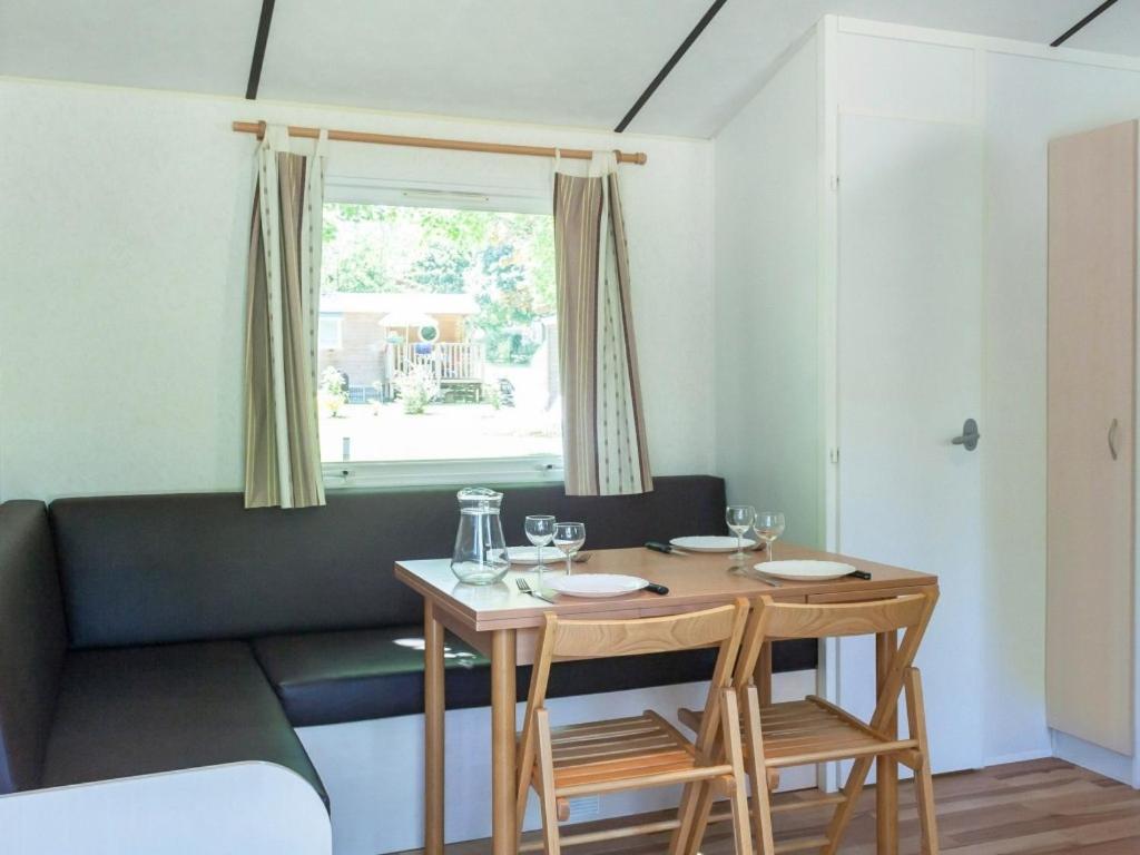 Camping Les Gorges Du Chambon 호텔 Eymouthiers  외부 사진